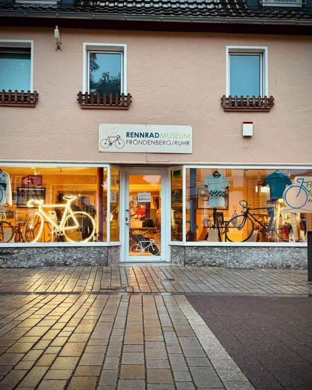 Treffen der Veranstaltergemeinschaft der WESTFALEN WINTER BIKE TROPHY am 27.05.2025 im Rennrad Museum Fröndenberg. 
Es ist gerade mal Sommer, da denken wir schon an den Winter. @wwbt_2026 @rennradmuseumfroendenberg